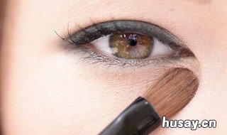 颧骨高该如何化妆 颧骨高该如何化妆才好看