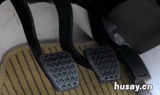 加油可以踩离合吗 加油可以踩离合吗为什么