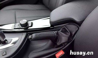 自动档的车为什么不踩油门还会走 自动档的车为什么不踩油门还会熄火