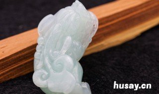 怎么看翡翠是真还是假怎么鉴别 咋样看翡翠是真的假的