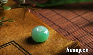 翡翠有种水的好还是绿的好 翡翠有种水的好还是绿色的好