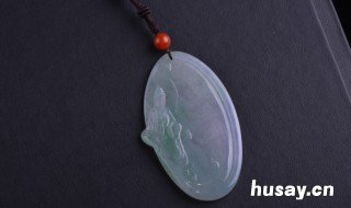 和绿翡翠相似的玉石是什么意思 绿宝石和玉的区别