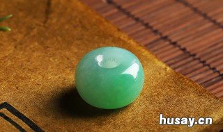 翡翠笑佛寓意什么 玉器笑佛的寓意