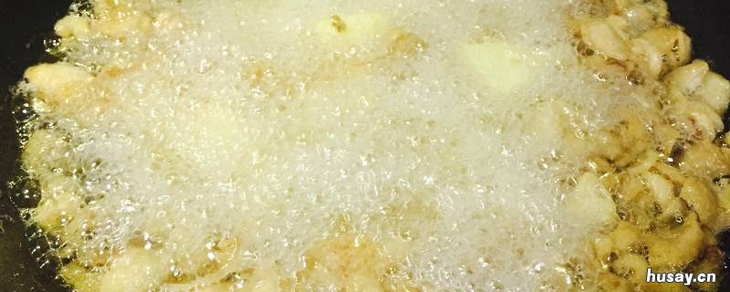 炸完东西的油应该怎么处理 炸完东西的油应该怎么处理放在铁盆里行吗