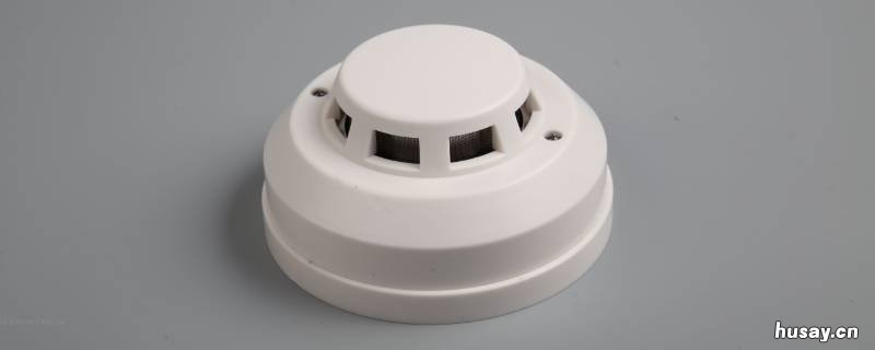 酒店房间顶上一闪一闪的红点是什么原因 酒店房间有一闪一闪的红点是什么