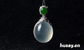 翡翠上细条亮点是什么 翡翠一条细细的绿线