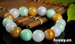 带翡翠有什么功效 戴翡翠有什么好处和功效