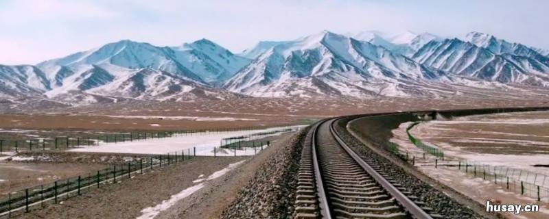 青藏铁路被称为什么 为什么叫青藏铁路
