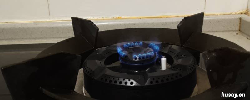 锅底有水能直接放煤气灶上吗 锅下面有水能不能放燃气上