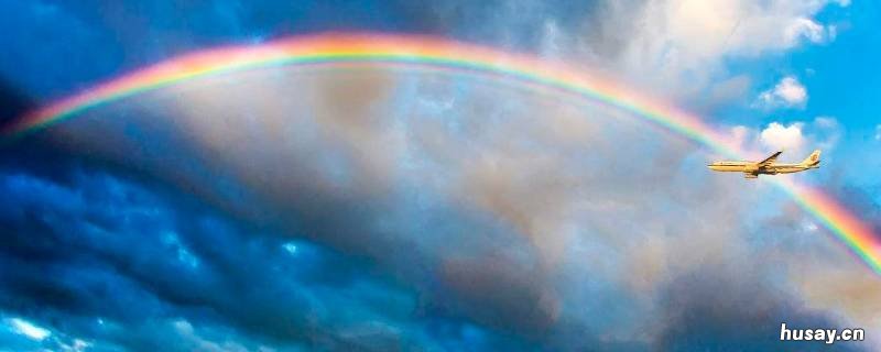彩虹中间的颜色是什么 彩虹上的颜色有几部分