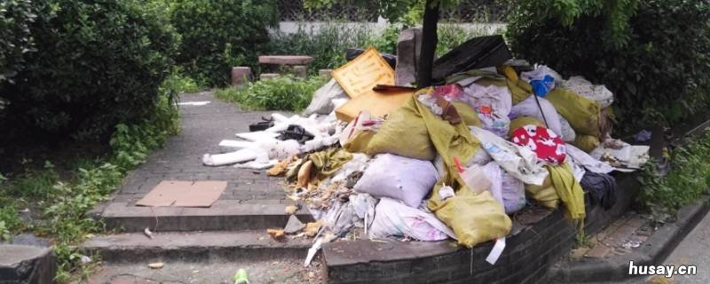 垃圾堆放会造成哪些环境问题 垃圾丢弃后会对环境造成什么影响