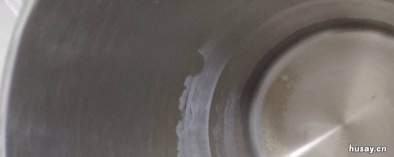 为什么烧水壶里有很多白色垢 烧水壶每次烧水都会形成白色水垢