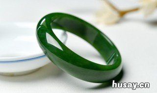 墨翠贵还是翡翠贵 墨玉贵还是翡翠贵