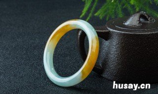 白底青翡翠手镯好不好 白底青镯子好不好