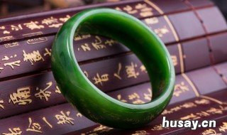 怎样区分翡翠 怎样区分翡翠玉镯的好坏