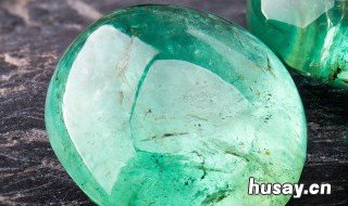 祖母绿翡翠手镯价格 祖母绿翡翠镯子