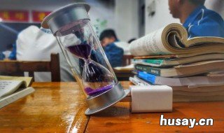 孩子小学上课走神 为什么小朋友上课走神