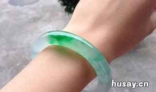 翡翠能用热水泡吗 翡翠用热水泡后有什么好处