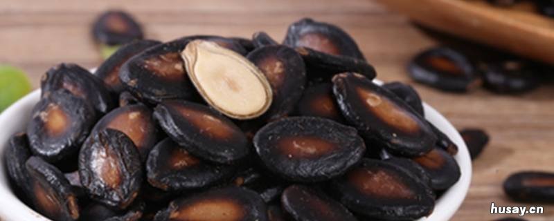 黑南瓜子和白南瓜子的区别 黑南瓜子和白南瓜子的区别是什么