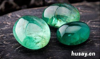 干青翡翠对身体好吗 干青翡翠手镯越戴越好