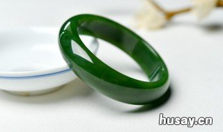 和田玉和翡翠那个好 和田玉与翡翠哪个更好