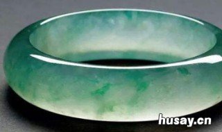 翡翠镯子戴在那只手好 玉镯戴在哪只手好